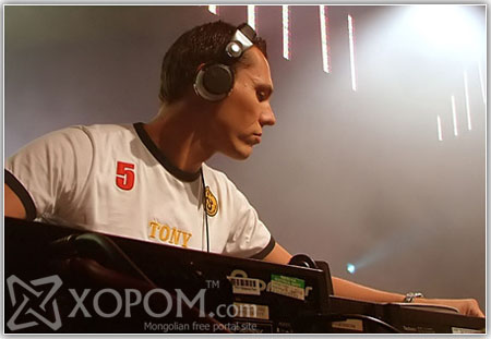 DJ Tiesto - Club Life 089 [12 Dec 2008]