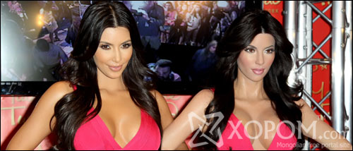 Kim Kardashian өөрийнх нь дүрээр хийгдсэн лааны тосон баримлын хамт
