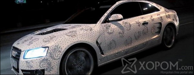 Москвагийн үзэсгэлэнд тавигдсан Swarovski чимэглэл бүхий Audi A5 машин