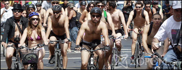 World Naked Bike Ride уламжлалт үйл явцын 2012 оны зурагнууд [69 зураг]