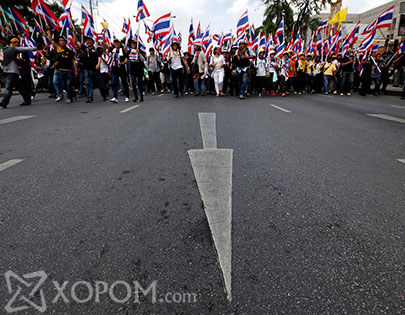 Ерөнхий сайдаа засгийн газартай нь огцруулахыг хүсэж байгаа Тайландчууд